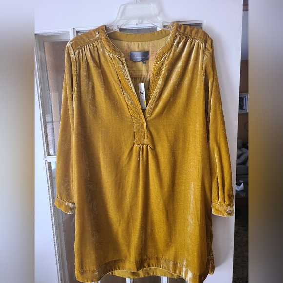 Chartreuse velvet mini dress - Picture 1 of 4